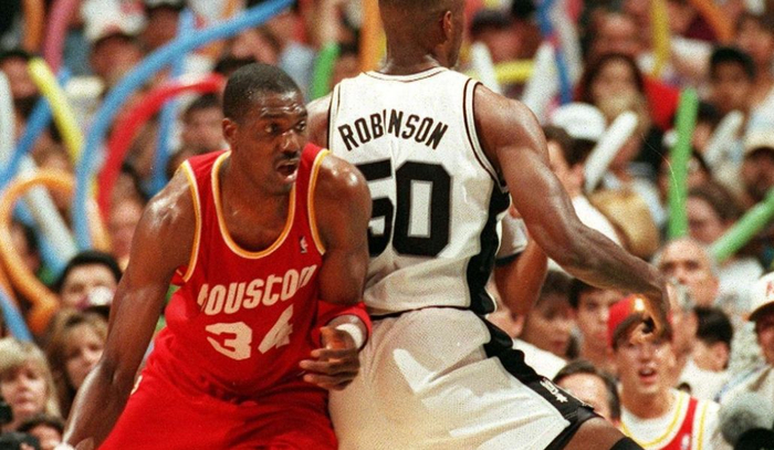 防守大师登场,双方互有攻防优势的球员