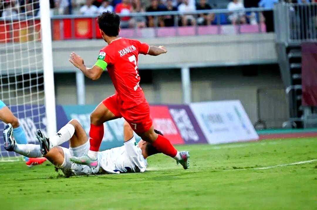 关于中国足球发展的未来展望与探讨论文