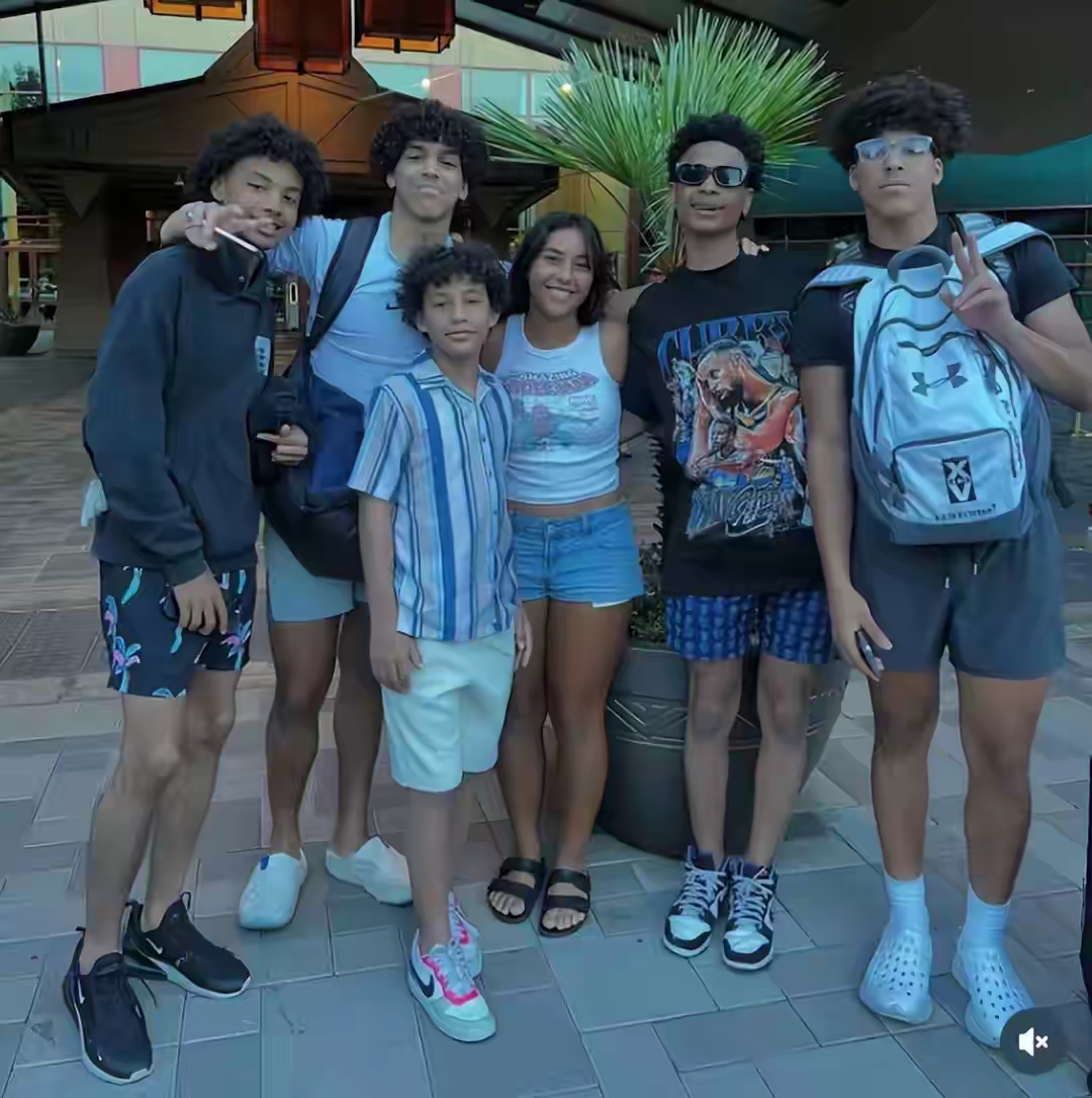 nba球星聊天背景图